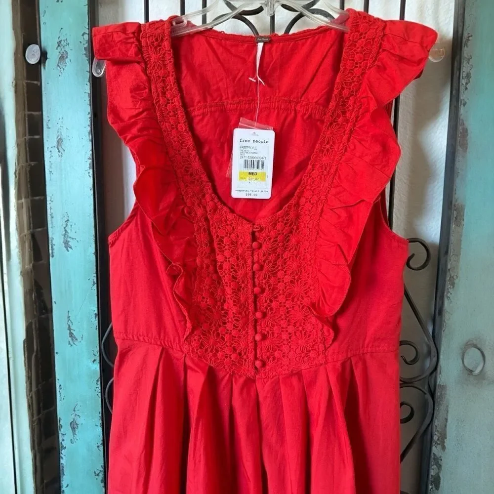 Free People all cotton mini dress in red! Beautifully whimsical side pockets Med